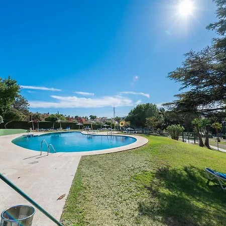 Newly Renovated Sunlit 3bdrm With Stunning Views Apartamento